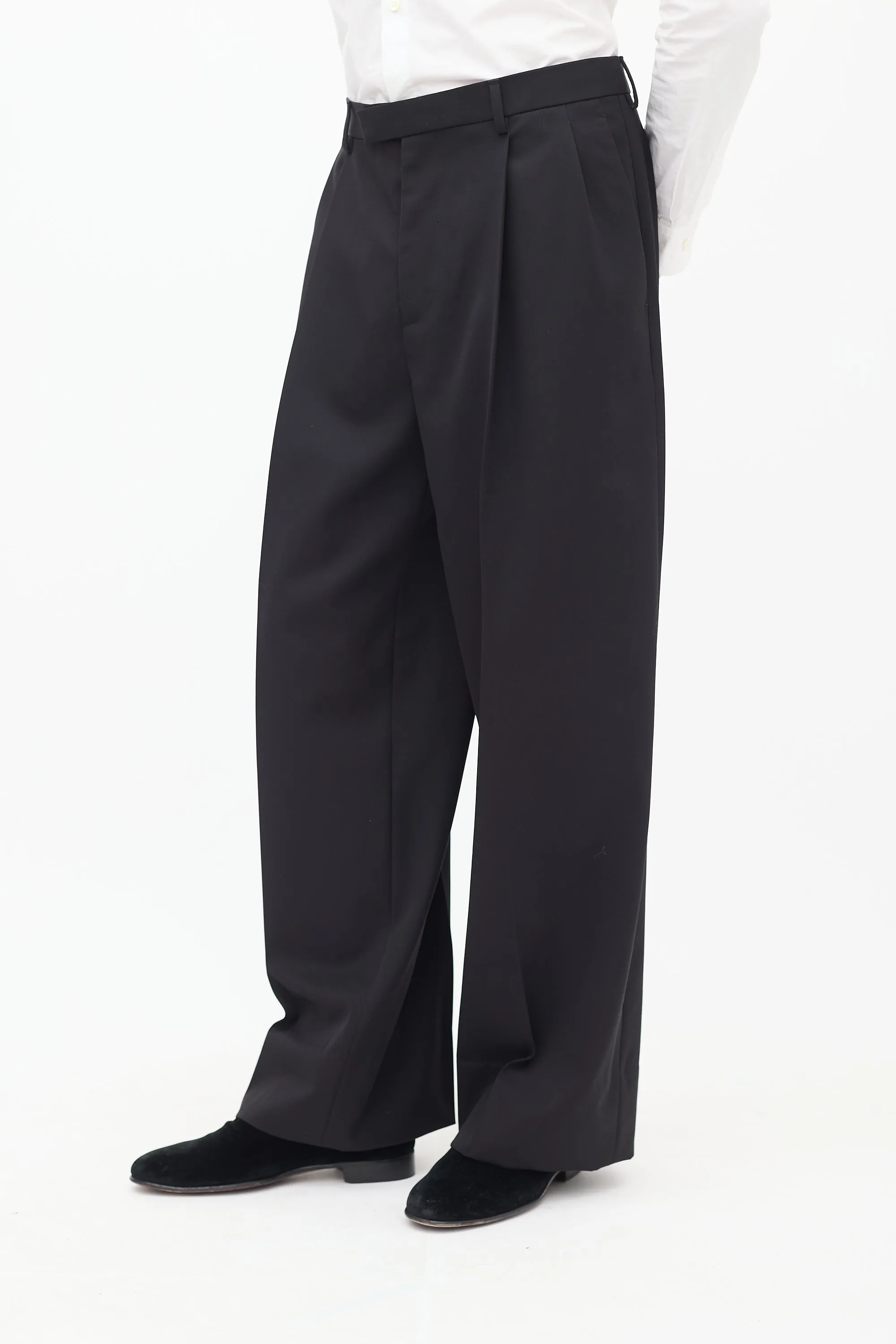 Black Pleated Wide Trouser