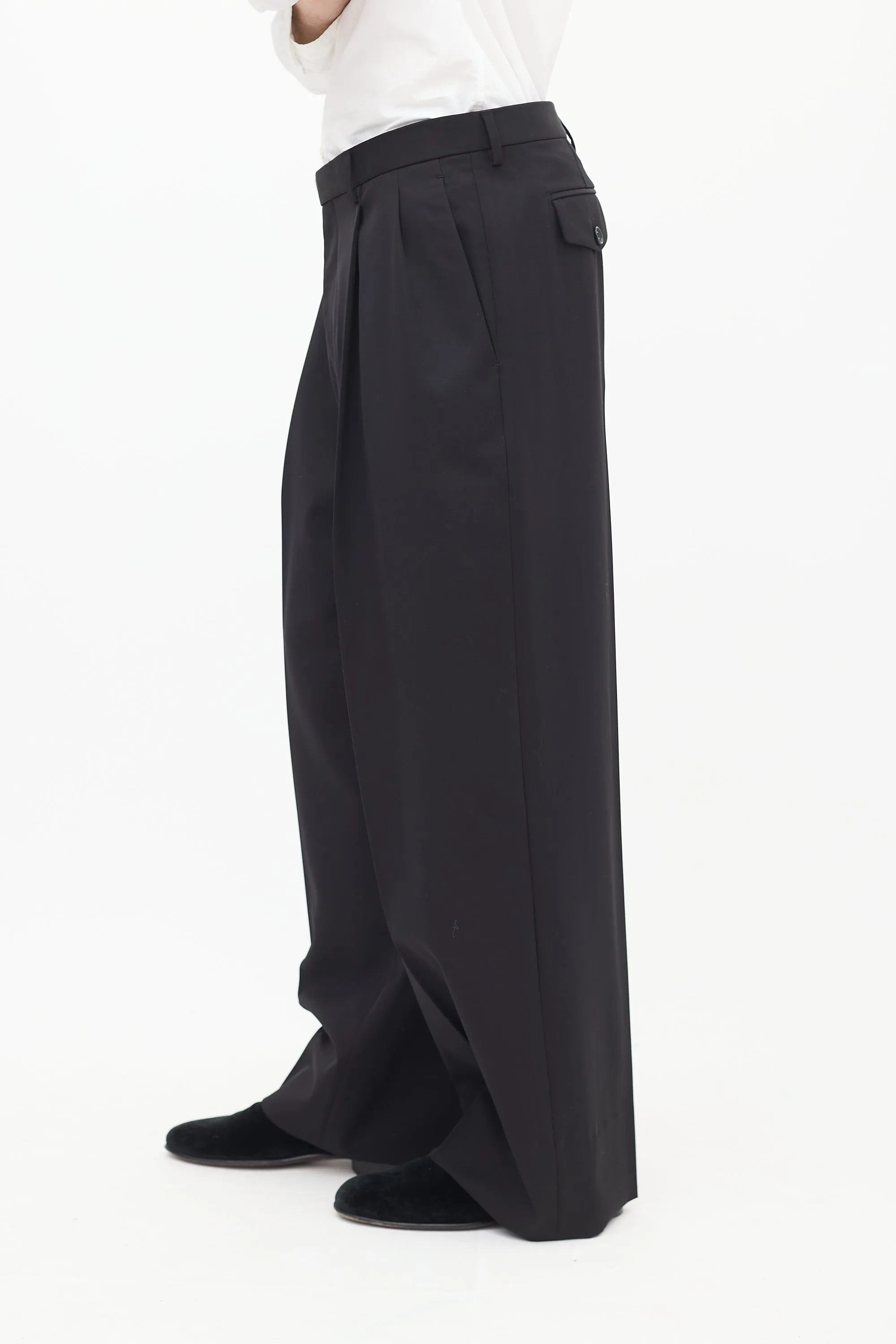 Black Pleated Wide Trouser